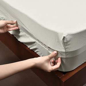 Linen Lock Bed Sheet Holder – Non-Slip, Universal Fit for All Bed Sizes – Keep Sheets Tight & Wrinkle-Free!